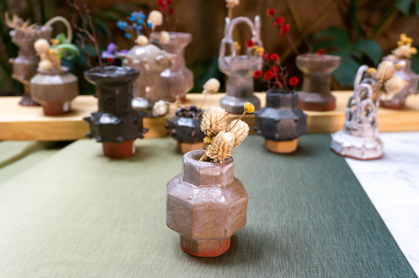 Small Minimalist Vase | Modern Vases | Small Ceramic Vase (v-220)