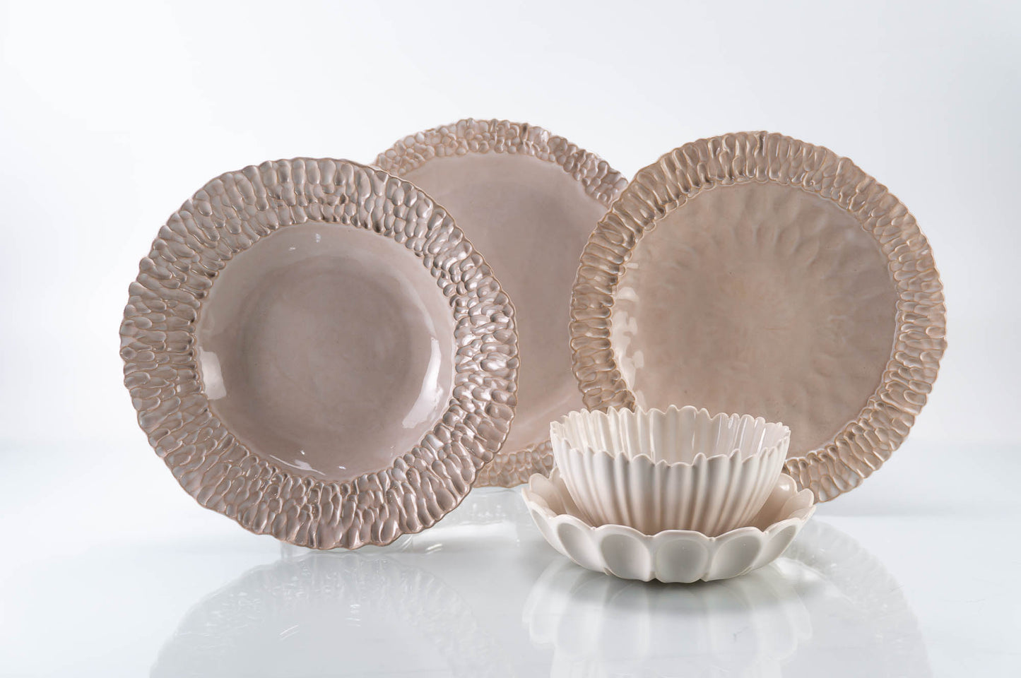 Textured Rim 5-Piece Place Setting | Table Setting