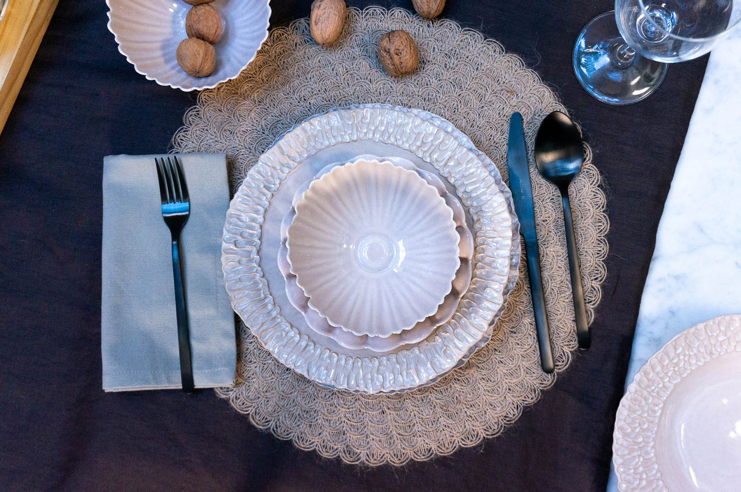 Textured Rim 4-Piece Place Setting | Table Setting